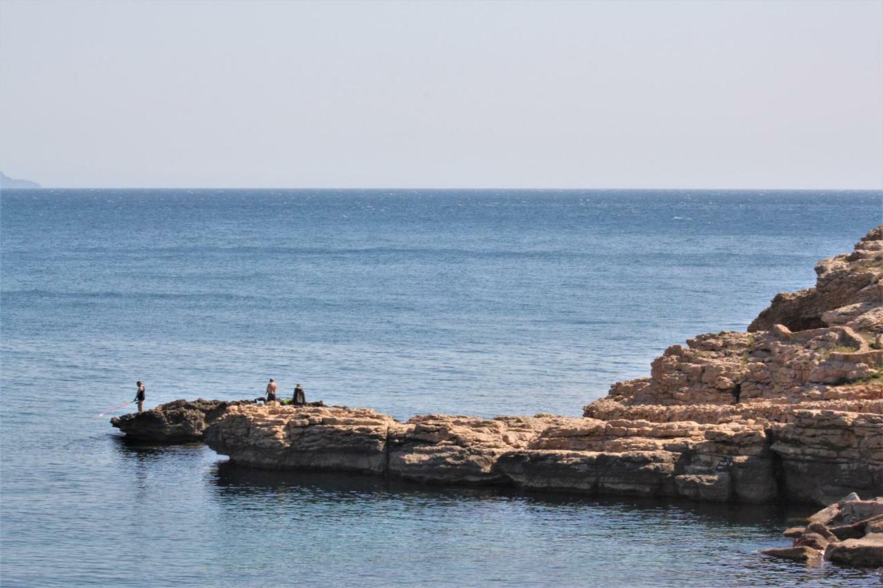 Lluna L' Escala Kültér fotó
